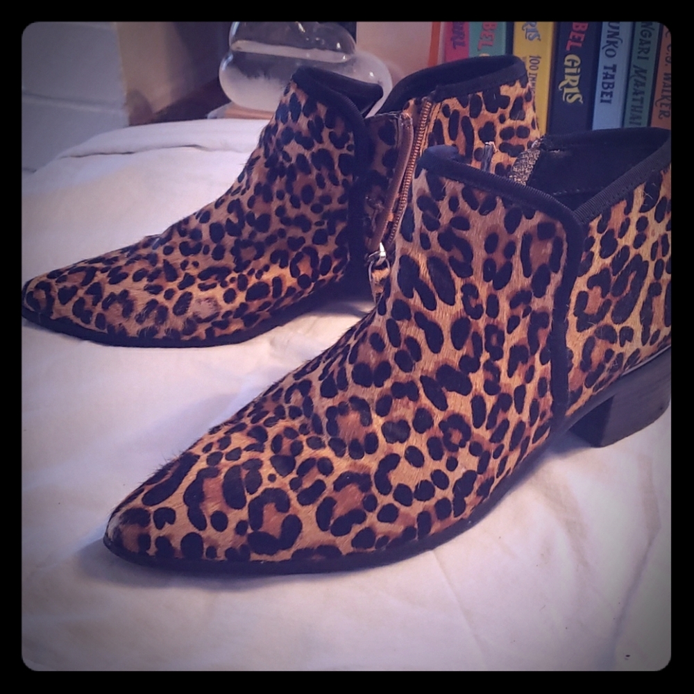 Leapoard print bootie